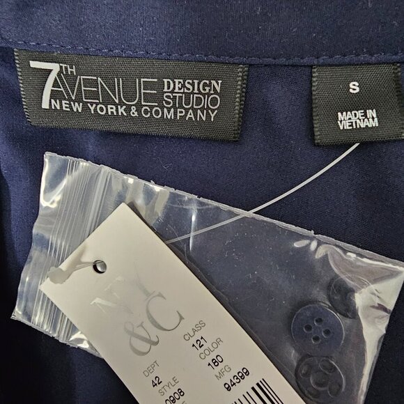 ❤️7th Avenue New York & Company Eyelet Button Up Navy Blue Top - Picture 2 of 5